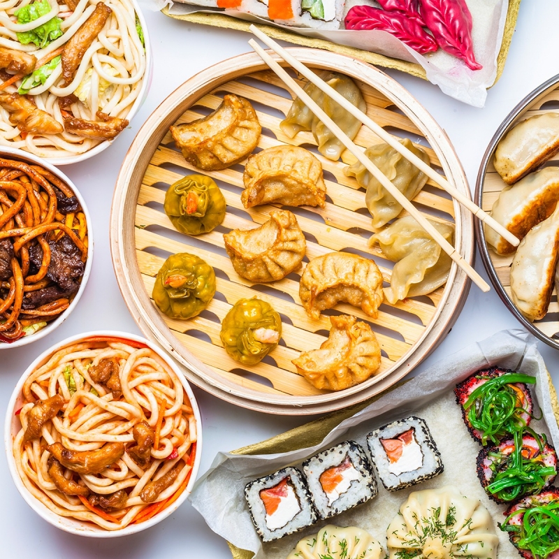 Кассиры и повара в ресторан DimSum