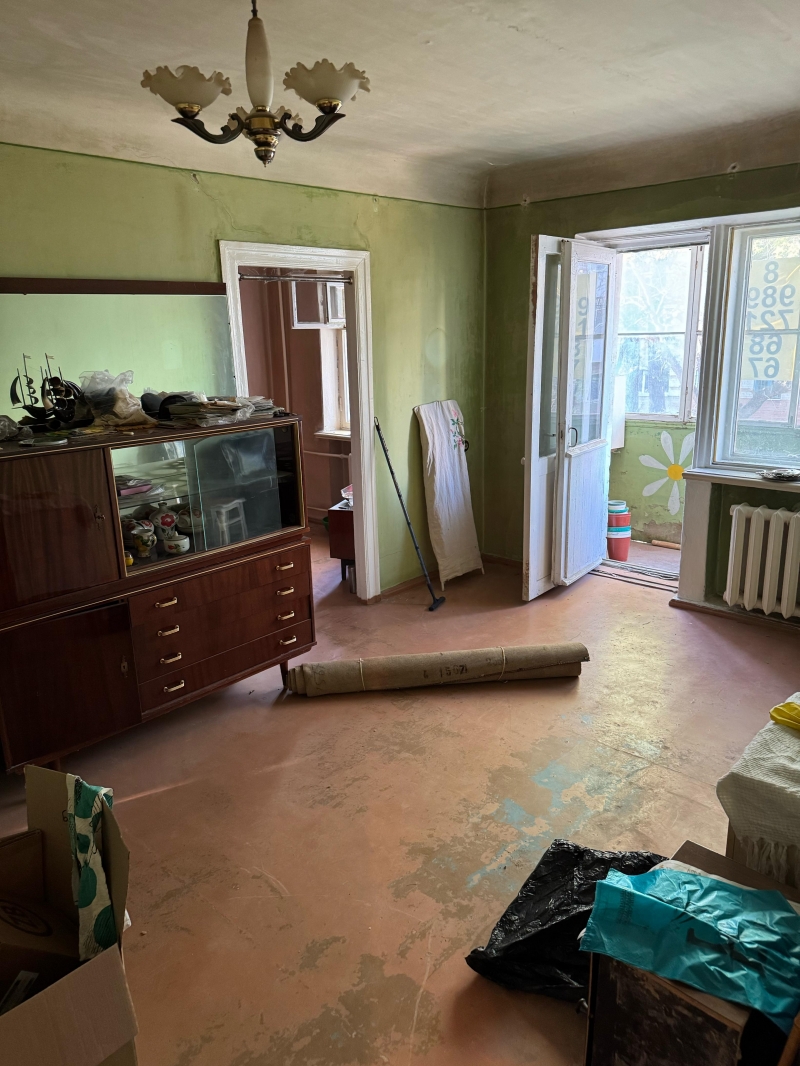 Продам трхкомнатную квартиру в Александровке